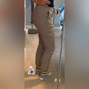 Sincerely Jules Size medium cropped cargo pants